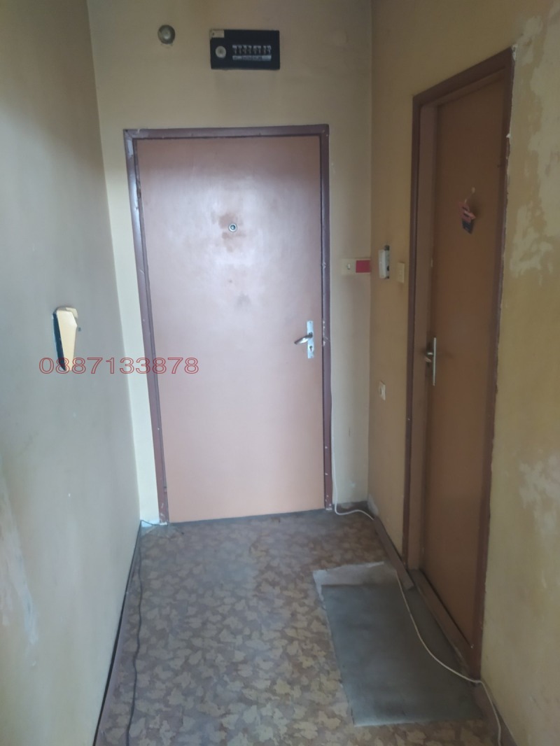 Продава 1-СТАЕН, гр. Разград, Стефан Караджа, снимка 2 - Апартаменти - 52780376