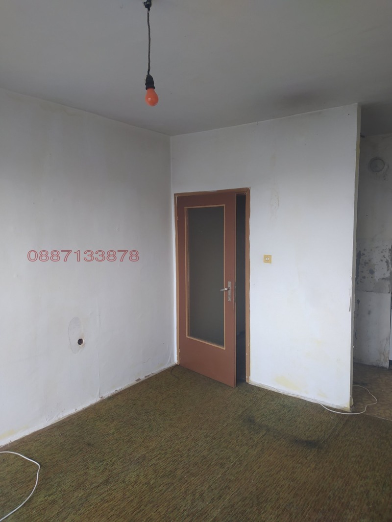 Продава 1-СТАЕН, гр. Разград, Стефан Караджа, снимка 3 - Апартаменти - 52780376