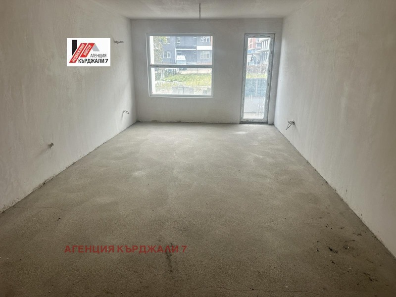 Продава 2-СТАЕН, град Кърджали, Възрожденци • 73000 € / 142775.59 лв. • 18714009 1