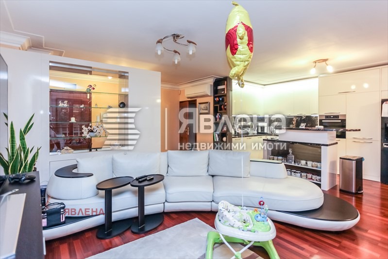 Продава 4-СТАЕН, гр. София, Изток, снимка 7 - Апартаменти - 52795282