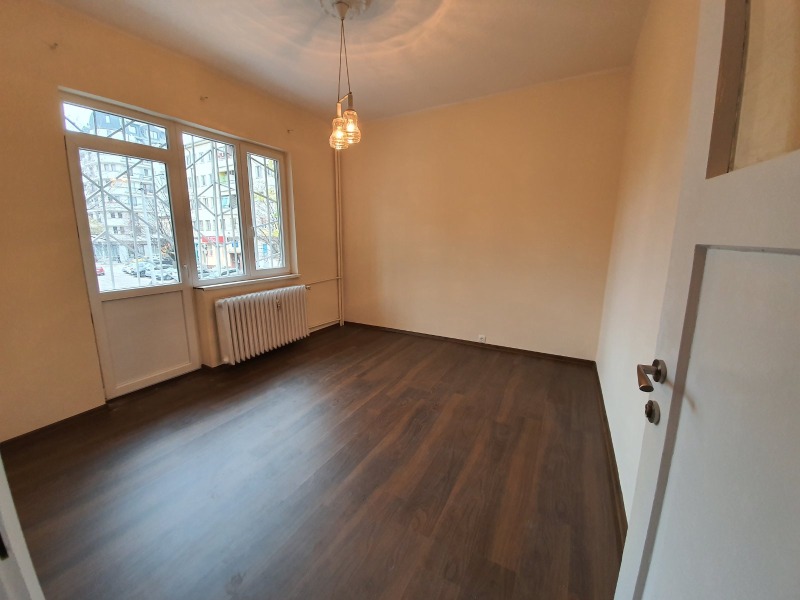 Продава МНОГОСТАЕН, гр. София, Център, снимка 10 - Апартаменти - 53491535