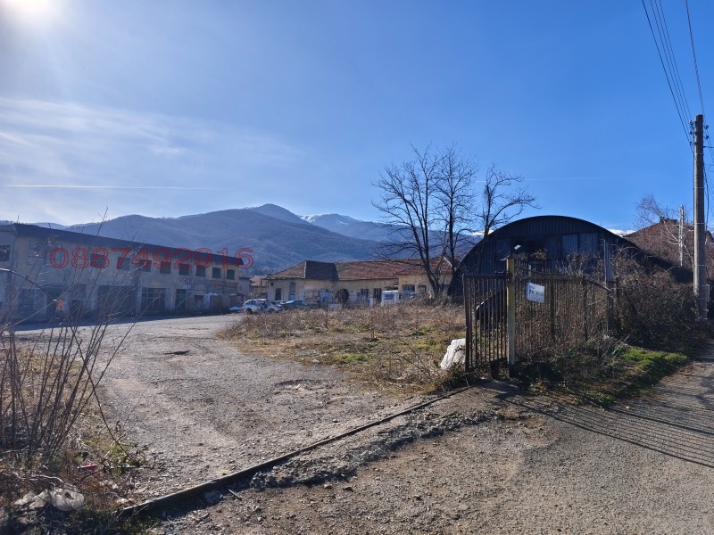 Продава ПРОМ. ПОМЕЩЕНИЕ, гр. Берковица, област Монтана, снимка 3 - Производствени сгради - 52783519