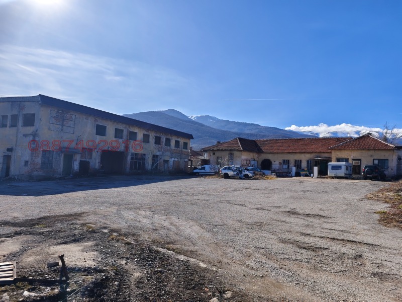 Продава ПРОМ. ПОМЕЩЕНИЕ, гр. Берковица, област Монтана, снимка 2 - Производствени сгради - 52783519