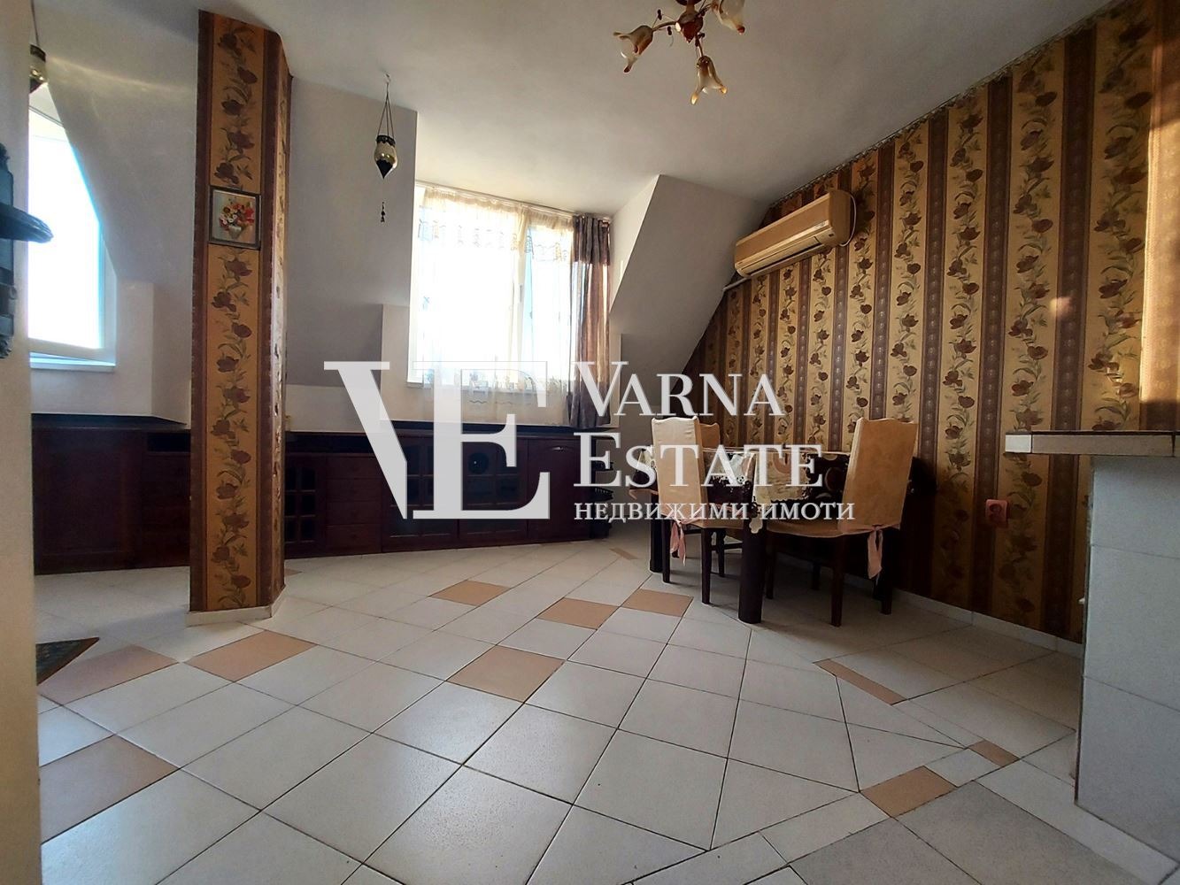 Продава 3-СТАЕН, гр. Варна, Погреби, снимка 4 - Апартаменти - 54500466