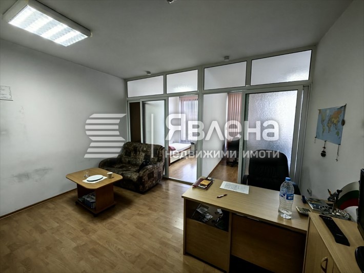 Продава  Офис град Благоевград , Широк център , 53 кв.м | 65960293