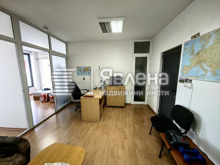 Продава  Офис град Благоевград , Широк център , 53 кв.м | 65960293 - изображение [3]