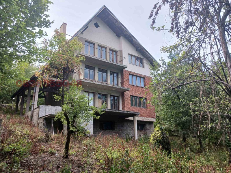 Продава ВИЛА, с. Рударци, област Перник