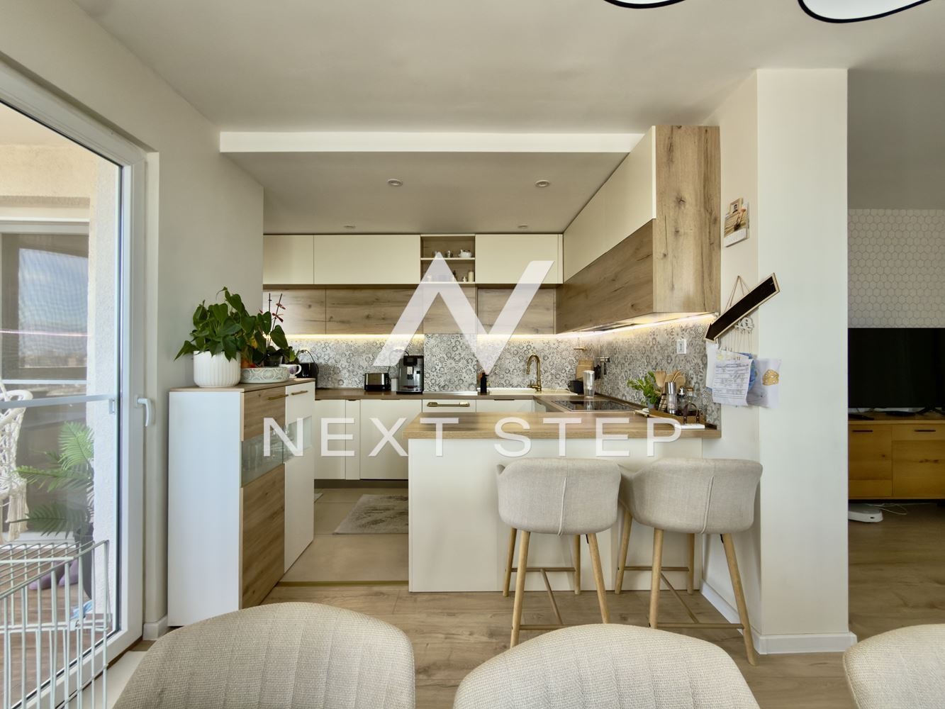 Продава МНОГОСТАЕН, гр. Пловдив, Център, снимка 3 - Апартаменти - 53643472