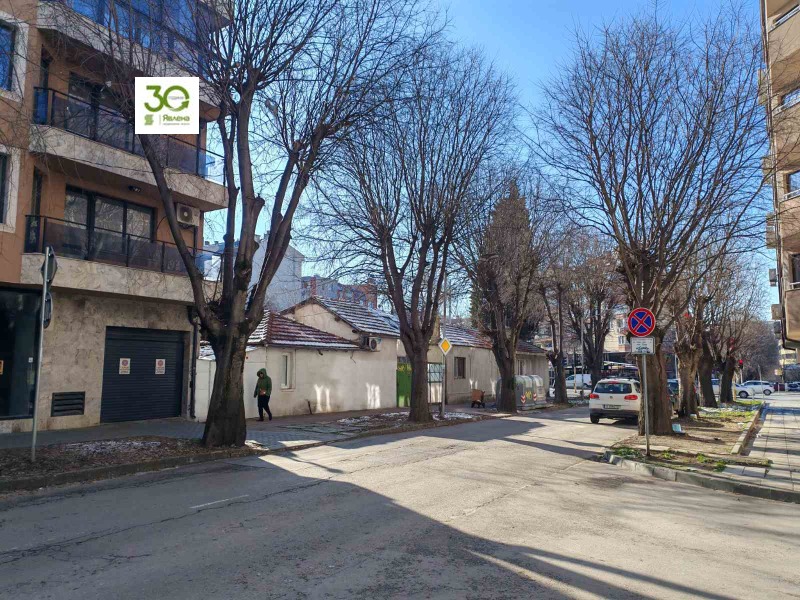 Продава ПАРКОМЯСТО в град Варна, Лятно кино Тракия - 13 кв.м / 23 900 € » 46 744.34 лв., ЯВЛЕНА - ОФИС ВАРНА
