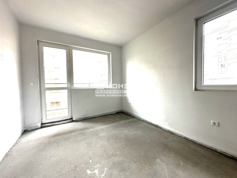 En venta  2 dormitorios Plovdiv , Tsentar , 99 metros cuadrados | 49438293 - imagen [3]