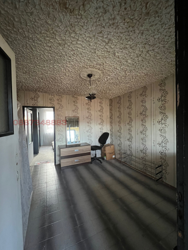 Продава ЕТАЖ ОТ КЪЩА, гр. Радомир, област Перник, снимка 4 - Етаж от къща - 52784237