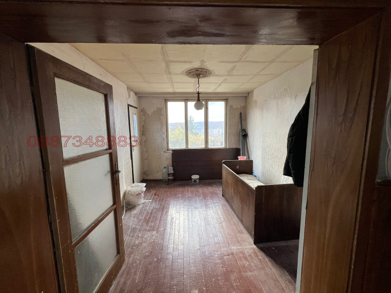 Продава ЕТАЖ ОТ КЪЩА, гр. Радомир, област Перник, снимка 8 - Етаж от къща - 52784237