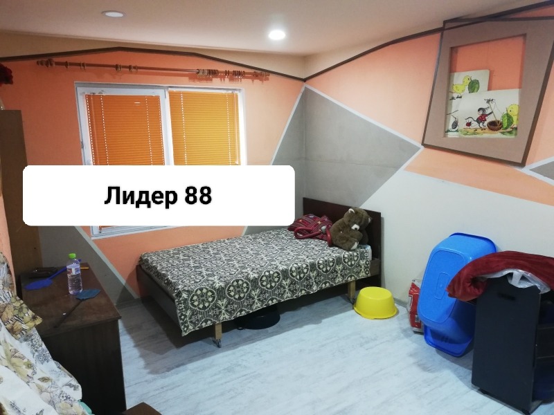 Продава КЪЩА, гр. Плевен, Сторгозия, снимка 8 - Къщи - 46729635