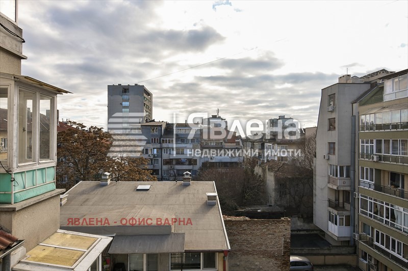 Продава МНОГОСТАЕН, гр. Варна, Център, снимка 12 - Aпартаменти - 48594817