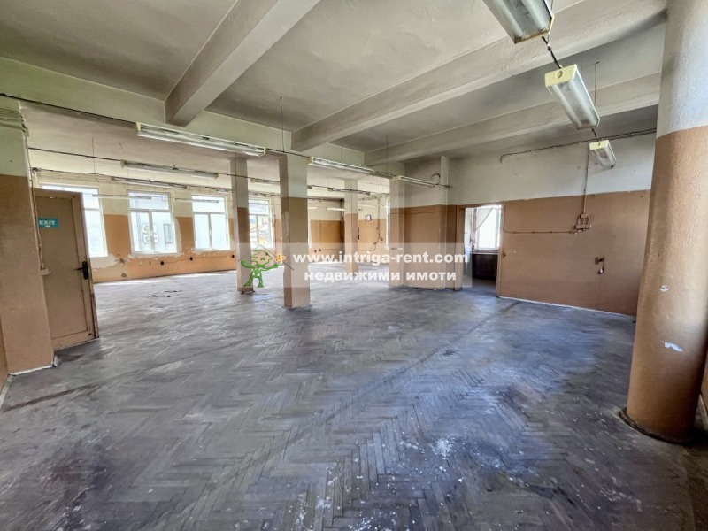 Te koop  Kantoor Chaskovo , Tsentar , 191 m² | 29736685 - afbeelding [7]
