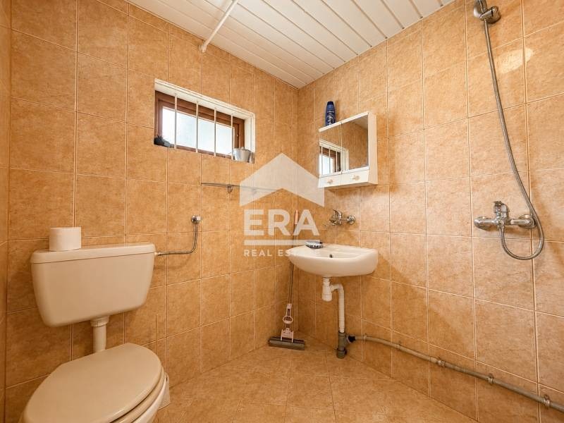 Продава КЪЩА, с. Изгрев, област Сливен, снимка 11 - Къщи - 54279019