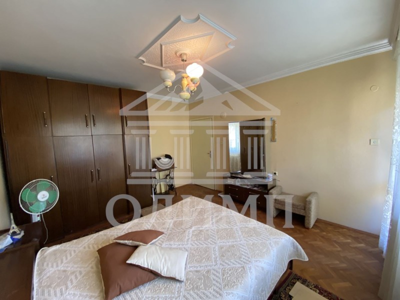 Продава МНОГОСТАЕН, гр. Добрич, Свети Георги, снимка 5 - Апартаменти - 52051664