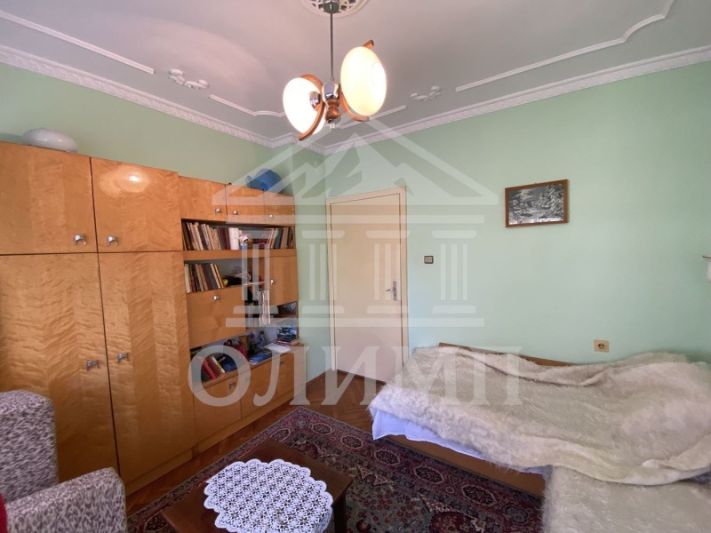 Продава МНОГОСТАЕН, гр. Добрич, Свети Георги, снимка 10 - Апартаменти - 52051664