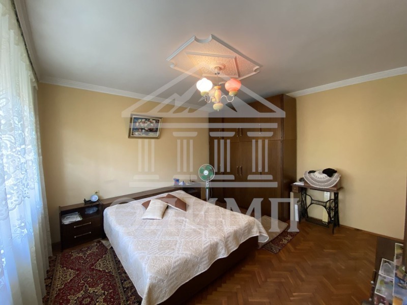 Продава МНОГОСТАЕН, гр. Добрич, Свети Георги, снимка 6 - Апартаменти - 52051664