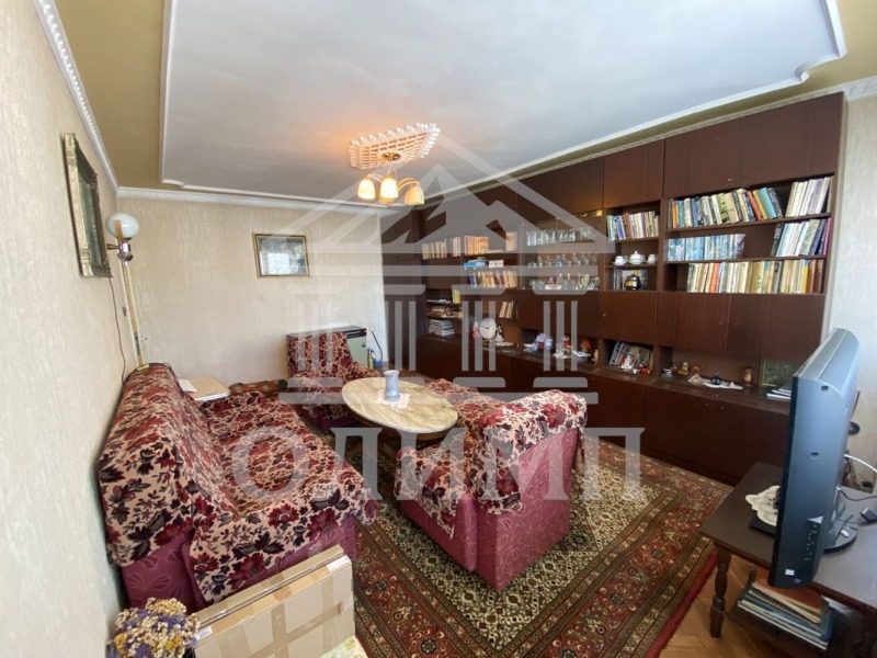 Продава МНОГОСТАЕН, гр. Добрич, Свети Георги, снимка 3 - Апартаменти - 53014552