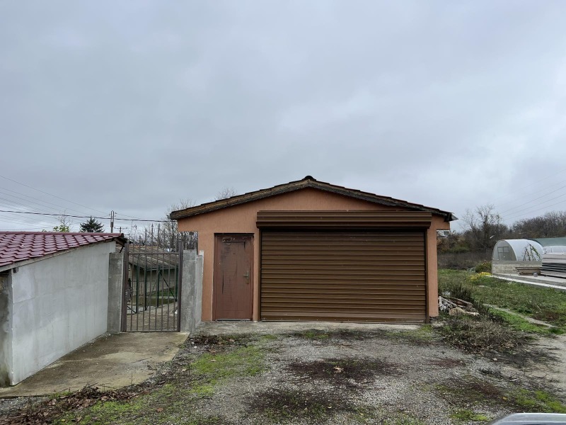 Продава ВИЛА, гр. Разград, Промишлена зона - Изток, снимка 3 - Вили - 52558219