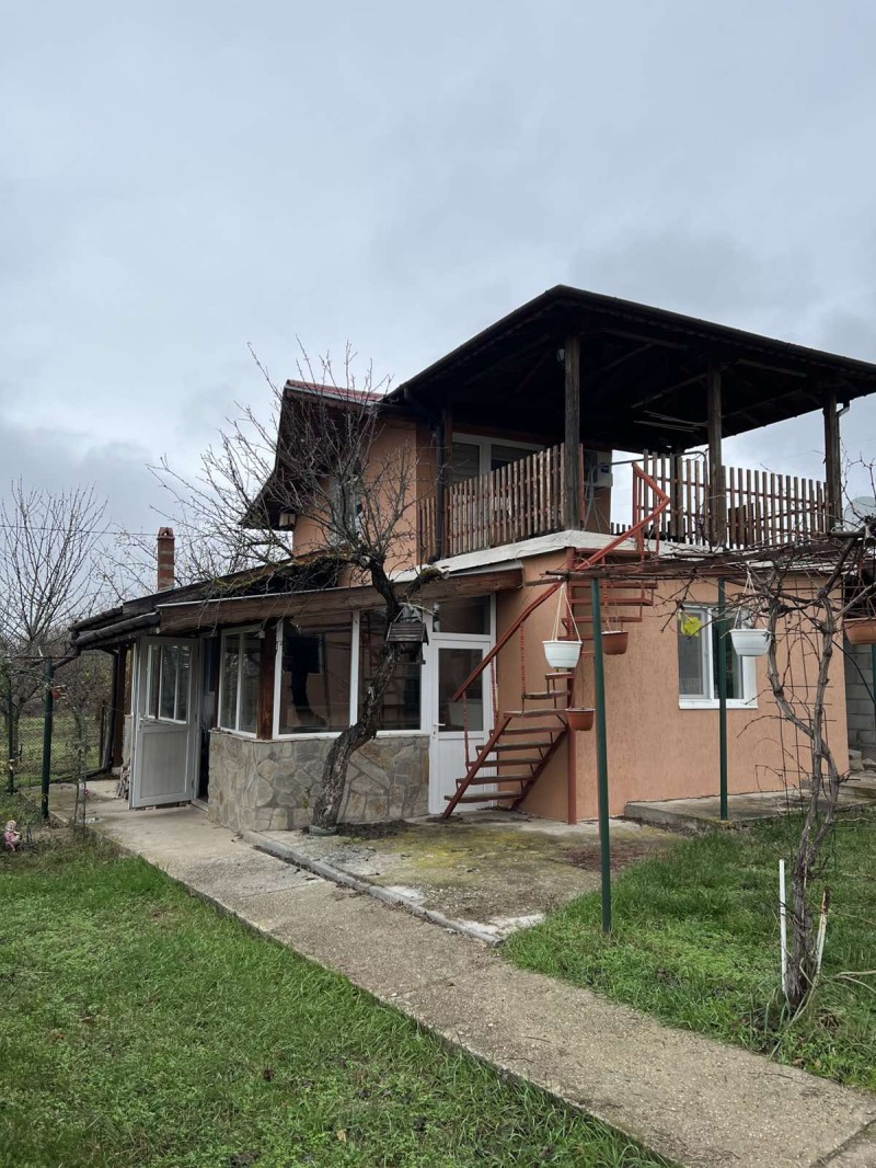 Продава ВИЛА, гр. Разград, Промишлена зона - Изток, снимка 7 - Вили - 52558219