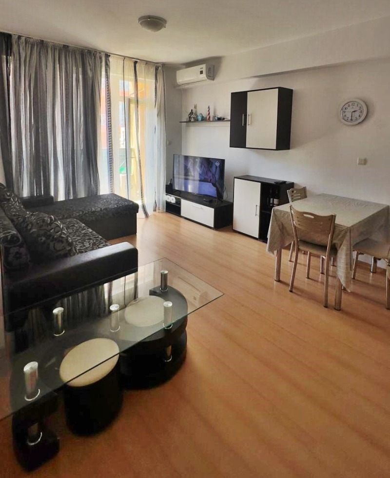 À venda  2 quartos região Burgas , k.k. Slantchev briag , 73 m² | 64781616