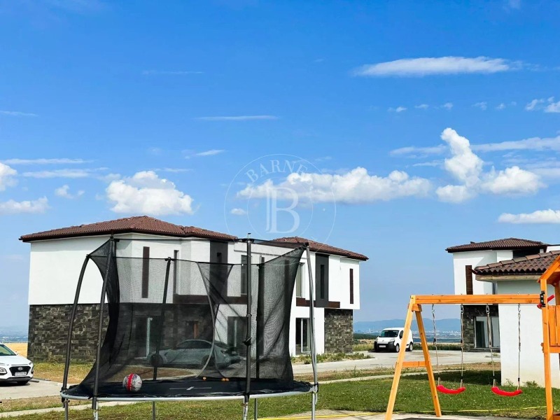 En venta  Casa región Sofia , Pozharevo , 200 metros cuadrados | 70491170 - imagen [9]