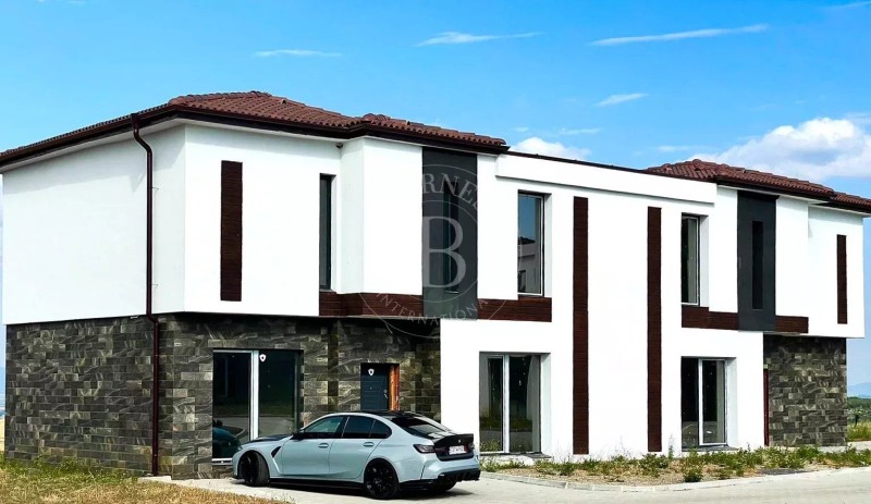 En venta  Casa región Sofia , Pozharevo , 200 metros cuadrados | 70491170 - imagen [2]