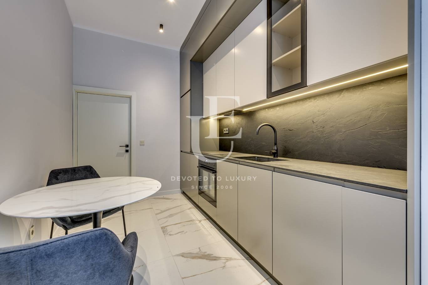 Продава 2-СТАЕН, гр. София, Център, снимка 7 - Апартаменти - 53889381