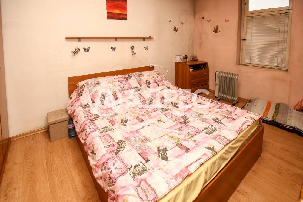 Продава ЕТАЖ ОТ КЪЩА, гр. София, Център, снимка 9 - Етаж от къща - 54110851