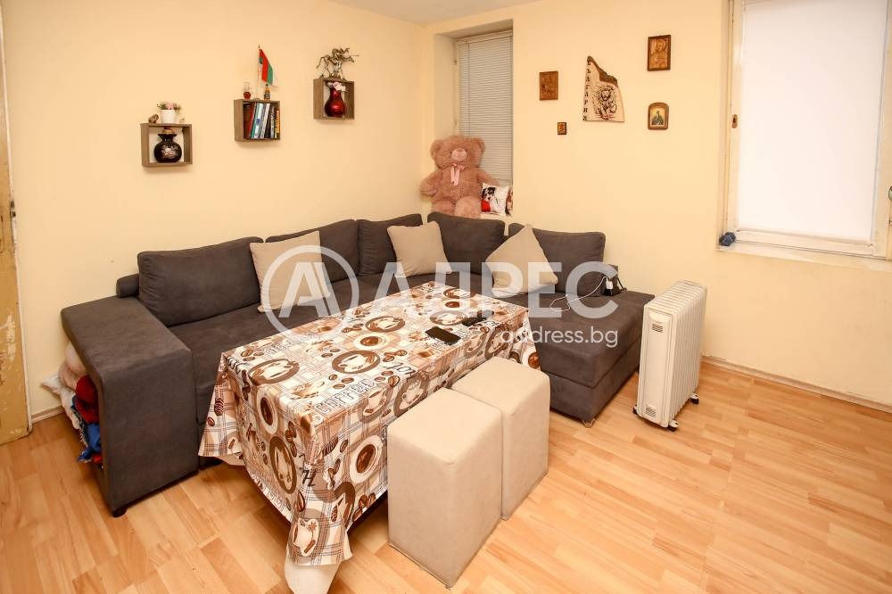 Продава ЕТАЖ ОТ КЪЩА, гр. София, Център, снимка 2 - Етаж от къща - 54110851