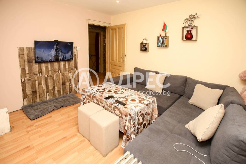 Продава ЕТАЖ ОТ КЪЩА, гр. София, Център, снимка 3 - Етаж от къща - 54110851