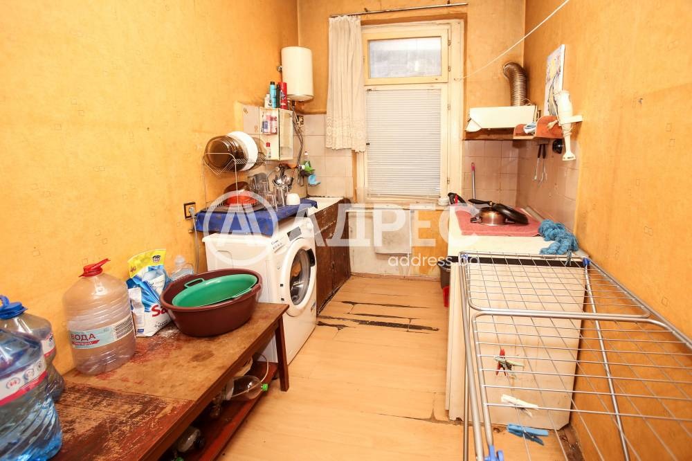 Продава ЕТАЖ ОТ КЪЩА, гр. София, Център, снимка 8 - Етаж от къща - 54110851