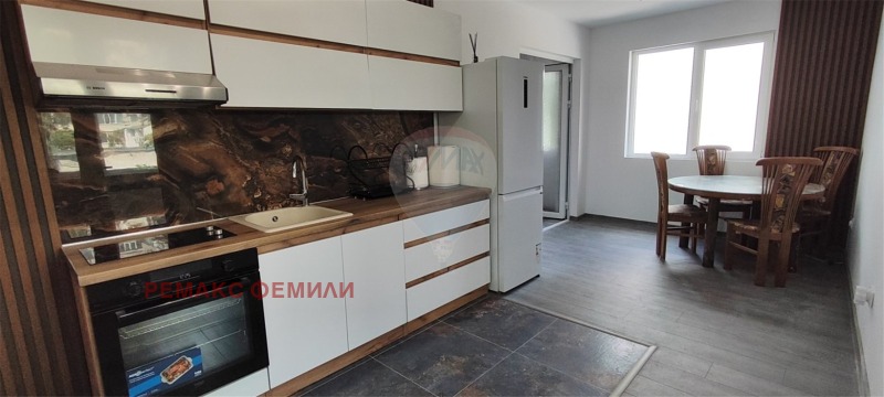À venda  2 quartos Varna , Mladost 1 , 106 m² | 41711097