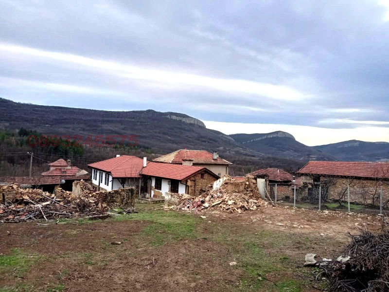 Продава ПАРЦЕЛ, с. Караиванца, област Габрово