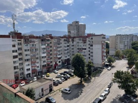 Продажба на тристайни апартаменти в град София - изображение 1 