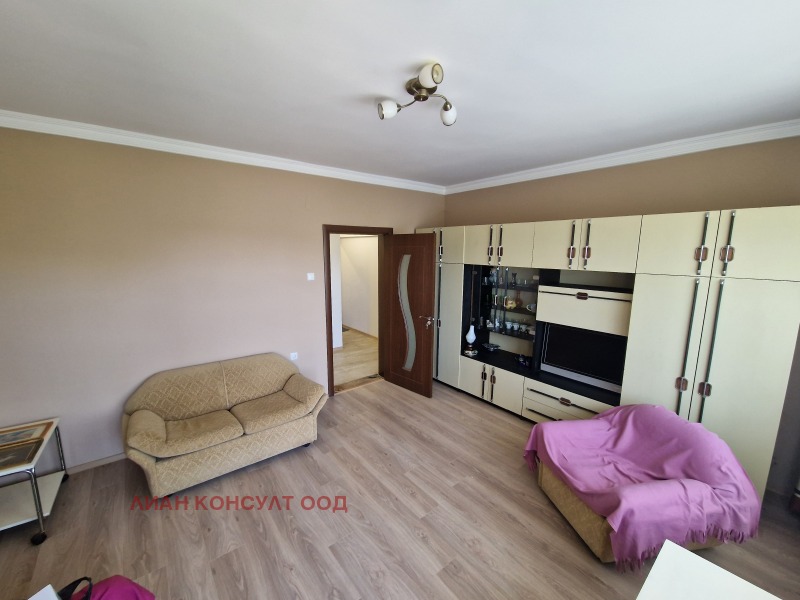 Продава  3-стаен град София , Надежда 4 , 81 кв.м | 43587532
