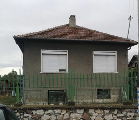 Продажба на имоти в с. Йоаким Груево, област Пловдив - изображение 1 