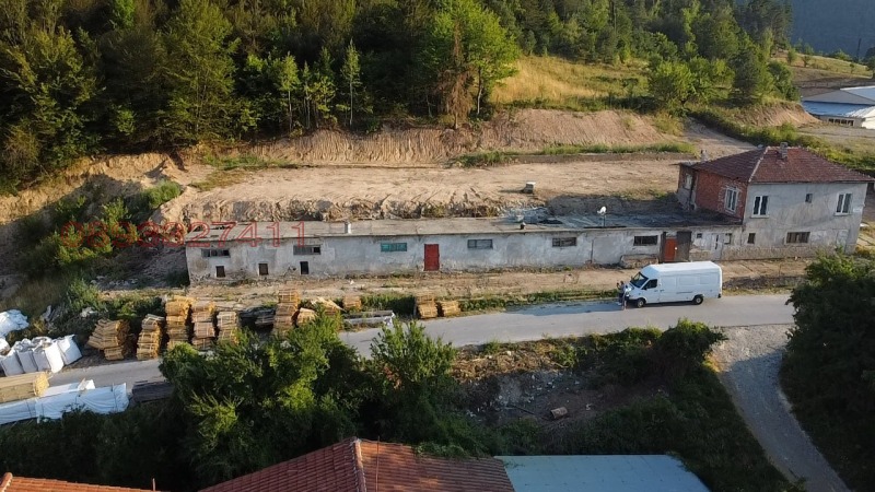 Продава ПРОМ. ПОМЕЩЕНИЕ, с. Средногорци, област Смолян, снимка 2 - Производствени сгради - 52779929