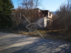 Maison Klenovik, région Pernik 3