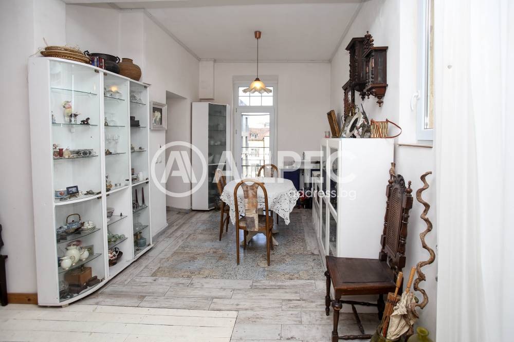 Продава МНОГОСТАЕН, гр. София, Център, снимка 6 - Апартаменти - 56164800