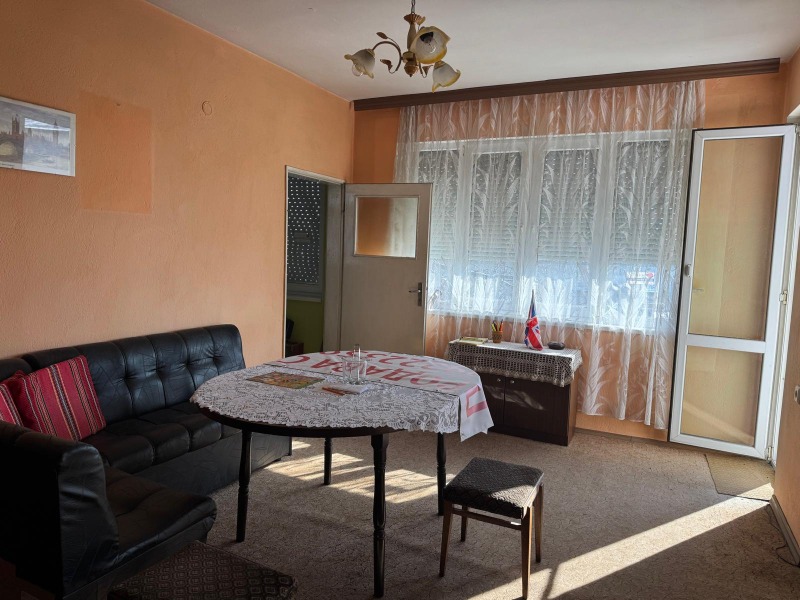 Продава ЕТАЖ ОТ КЪЩА в област Шумен, гр. Нови пазар - 122 кв.м / 89 500 € » 175 046.79 лв., АДРЕС НЕДВИЖИМИ ИМОТИ - КАНТОРА ШУМЕН