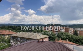 Продажба на четеристайни апартаменти в град Велико Търново — страница 6 - изображение 10 