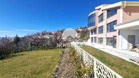 Hus m-t Aksjelar, Varna