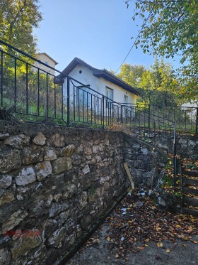 House Zemen, region Pernik 11