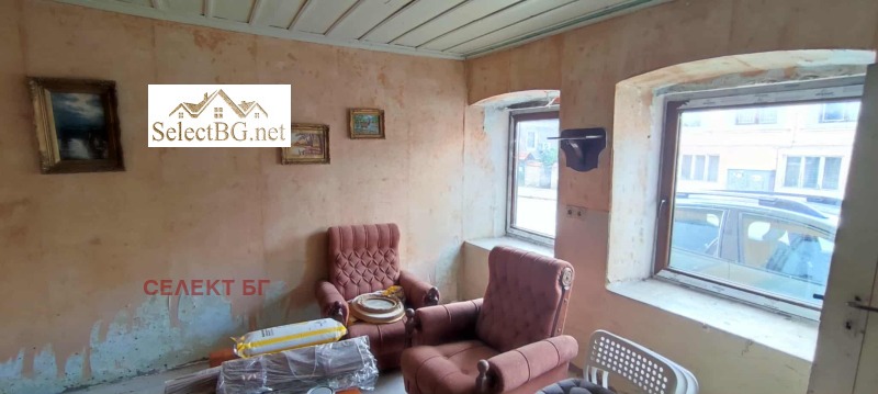 Продава КЪЩА, гр. Дебелец, област Велико Търново, снимка 10 - Къщи - 52494072