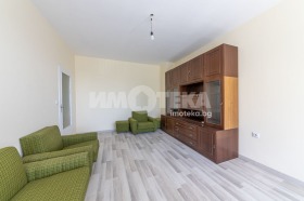 1 Schlafzimmer Kajsiewa gradina, Warna