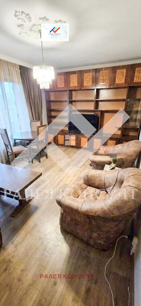 Продава 3-СТАЕН, гр. Пловдив, Тракия