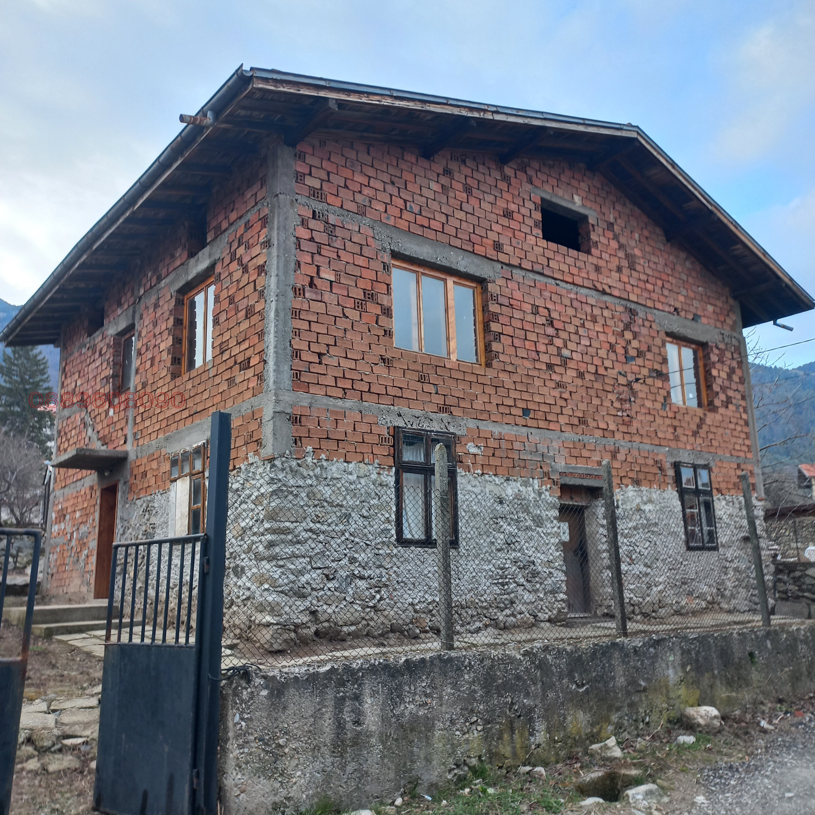 Продава КЪЩА, с. Овчарци, област Кюстендил